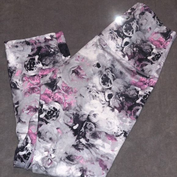 Lululemon - Picture 1 of 1